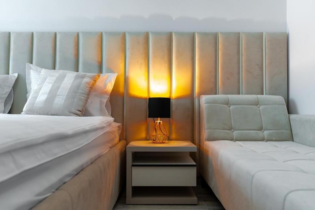 Apartamente By R S 3 Navodari Bagian luar foto